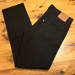 Levi’s 502 Taper, Black Leaf